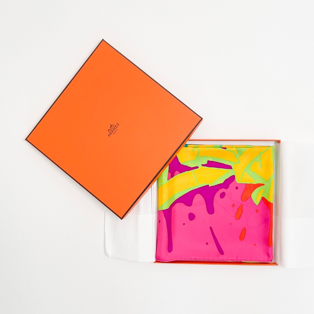 Collectible NWT Hermes Scarf “Graffiti” - Picture 2 of 9